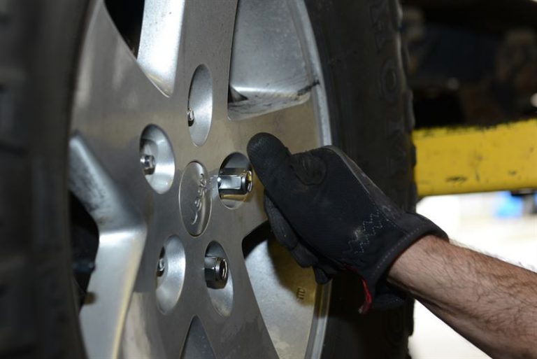 Tips for Changing a Tire Yourself